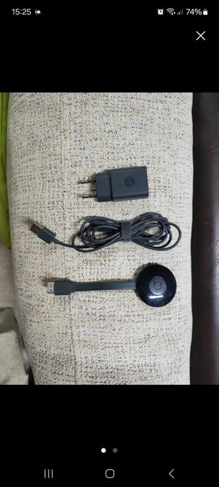 Google Chromecast con cargador y cable