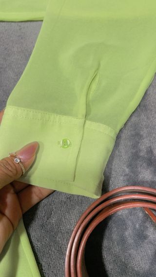 Bershka blusa verde neón óptimo estado 