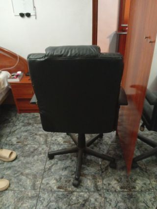 Silla de oficina azul como nueva