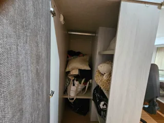 Cama litera con escritorio y armario