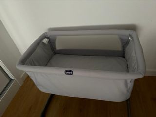 Cuna colecho Chicco gris