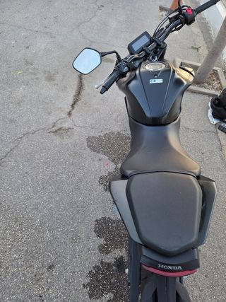Honda CB125R 2023
