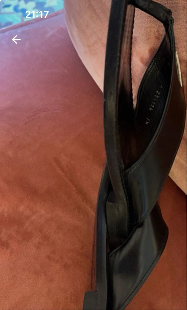 Infradito uomo Prada
Numero 41 e 1/2— ( size 7- 1/