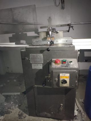 Fresadora y tronzadora de aluminio 
