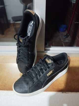 Zapatos Puma Negros y Dorados
