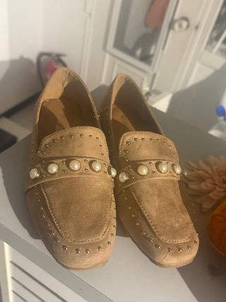 Zapatos de tacón beige y dorado número 40 