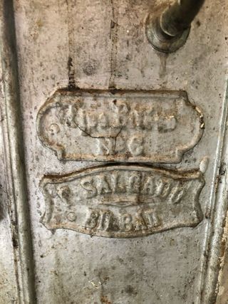 Dos Cocinas de leña antiguas