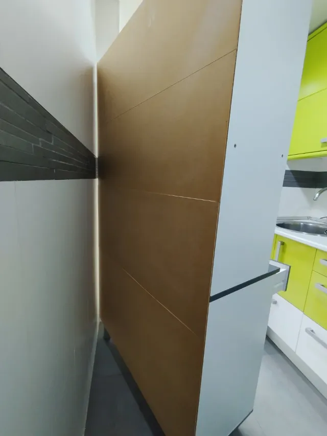 Armario de cocina blanco y gris