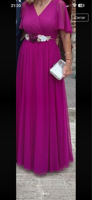 Vestido fiesta largo fucsia con cinturón flores