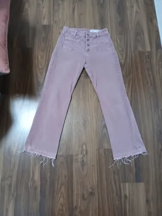 Pantalón Bershka rosa botones