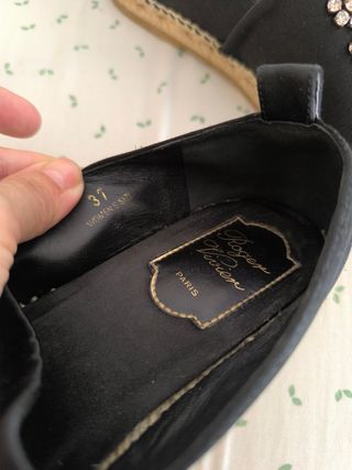 Esparteñas Roger Vivier negras con pedrería