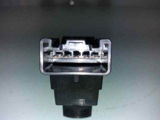 MANDO ELEVALUNAS DELANTERO DERECHO SUZUKI SWIFT SF BERLINA (