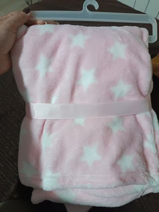 Dudu unicornio con mantita rosa