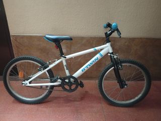 Bicicleta infantil Btwin blanca