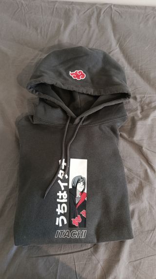 Sudadera gris con estampado de Itachi