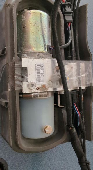 Bomba suspensión 9211447f04 volkswagen eos 140590
