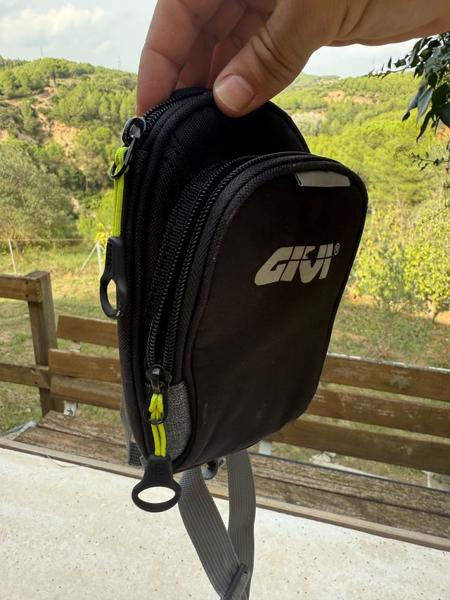 Bolsa de pierna GIVI EA139B