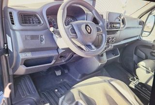 VENDESI RENAULT MASTER AÑO2021