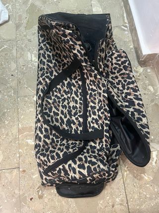 Maleta de tela con estampado de leopardo