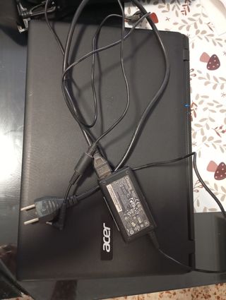 1 Ordenador HP 
1 Ordenador acer 