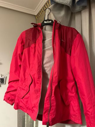 Chubasquero rosa Decathlon talla XS