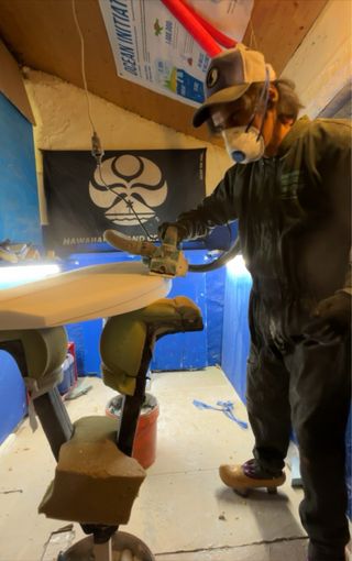 Reparación de Tablas. Little House Surf Stud