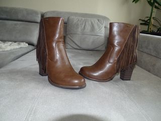 Botines marrones