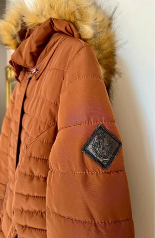 Chaqueta acolchada marrón capucha pelo de Pimkie