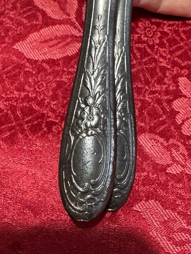 2 antichi schiaccianoci in metallo