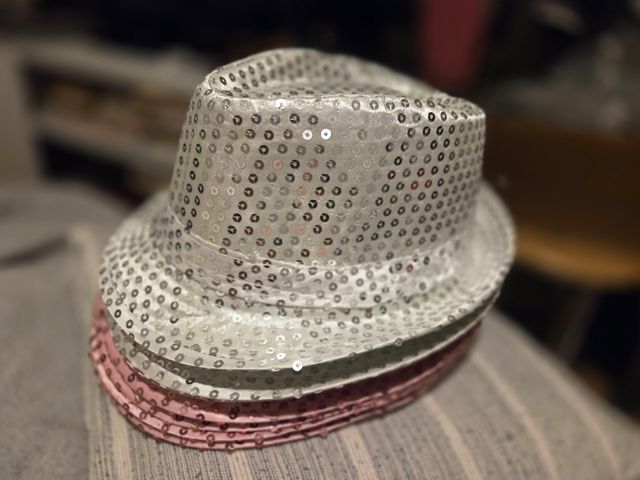 Sombreros de fiesta con lentejuelas