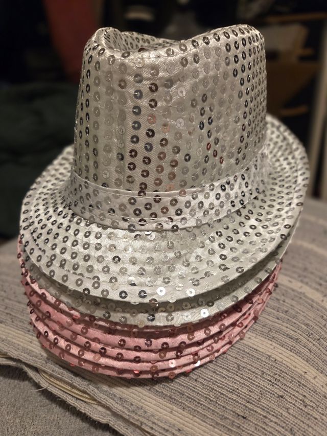 Sombreros de fiesta con lentejuelas