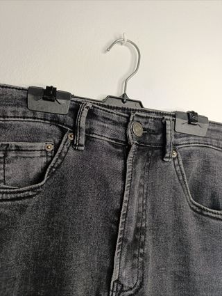 Pantalones vaqueros de campana.