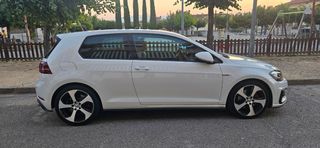 Volkswagen Golf 7.5 dsg 230cv