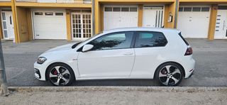 Volkswagen Golf 7.5 dsg 230cv