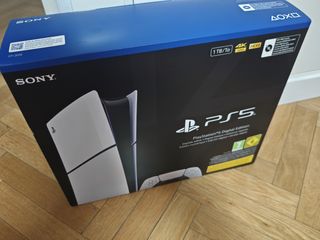 Caja PS5 Digital Slim 1TB 4K HDR