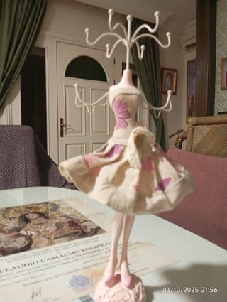 Joyero Muñeca Vestido Beige y Rosa