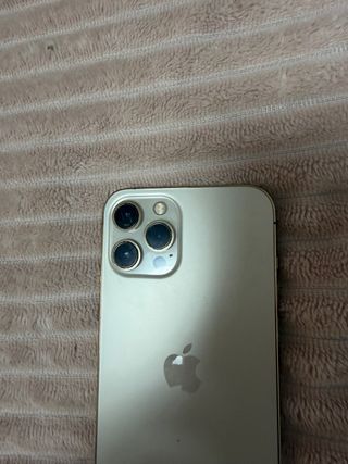 iPhone 12 Pro Max 128GB + 7 Fundas + 2 Protectores