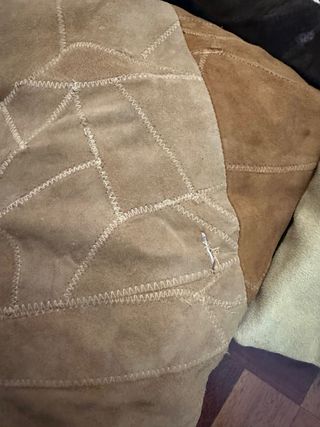 3 Almohadones de tela y ante
