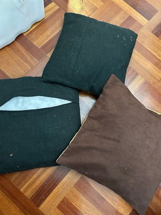 3 Almohadones de tela y ante