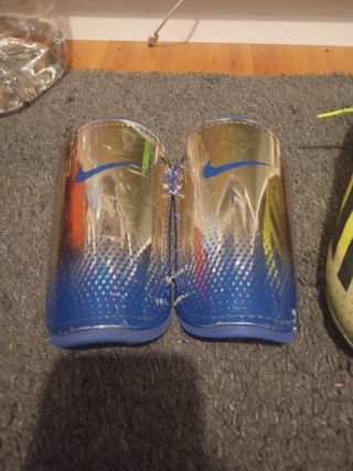 Botas de fútbol verdes
