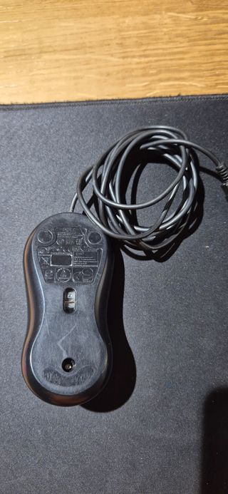 Ratón Dell Negro con Cable