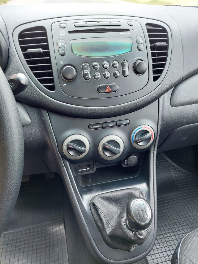 HYUNDAI I10 1.1i 70cv CLASSIC 2013 SÓLO 89.900kms!
