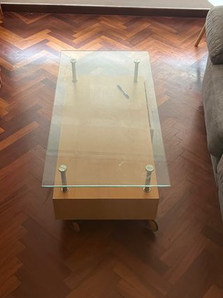 Mesa de centro cristal y madera con ruedas