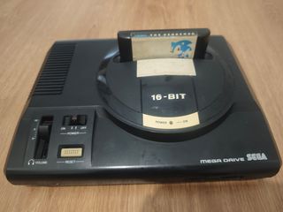Sega Mega Drive + Sonic + Mando