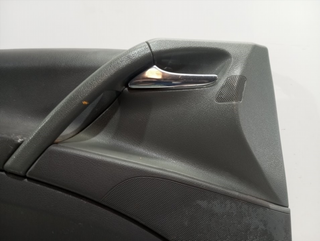 GUARNECIDO PUERTA DELANTERA IZQUIERDA MERCEDES-BE