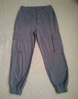 Pantaloni cargo grigi