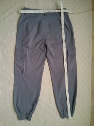 Pantaloni cargo grigi