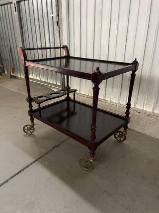 Carrito de madera antigua restaurada