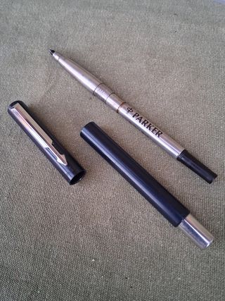 Bolígrafo Parker Vector Negro