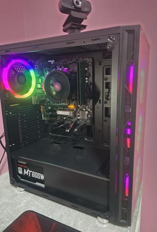 Computer desktop da gioco RGB